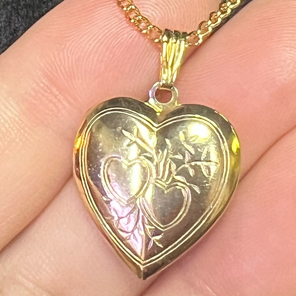 Vintage Gold Heart Locket Pendant Necklace